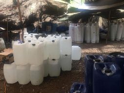 Además, encuentran más de 49 mil 300 litros de residuos y precursores químicos, equipo y material empleado para elaborar drogas sintéticas. ESPECIAL