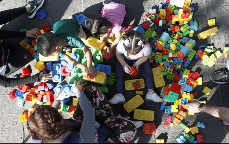 Adelantan que se seguirá brindando la atención a los menores de 1 a cuatro años; la entrega irá directo a los padres de familia. EL INFORMADOR / ARCHIVO