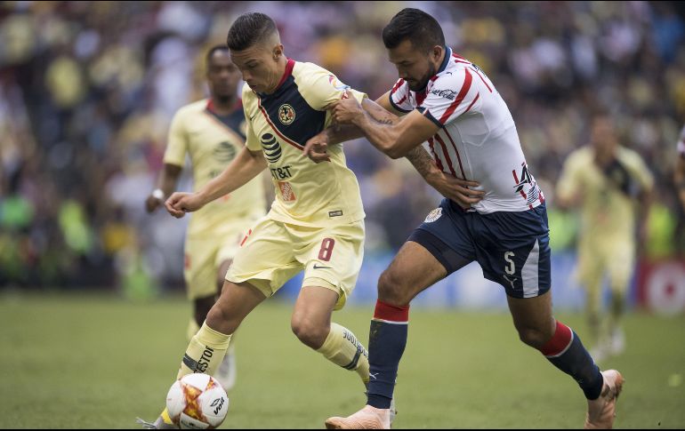 Uribe (I) afirma que los duelos ante Cruz Azul y Pumas son más pasionales. MEXSPORT/ARCHIVO