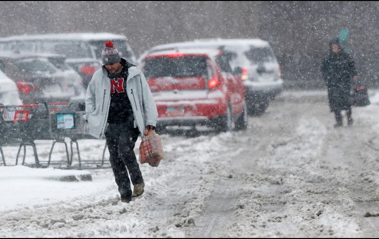 La nevada podría competir con otra que azotó la región en 1979 en términos de la magnitud, donde las ráfagas de viento eran de 96 kilómetros por hora con una fuerte caída de nieve. AP / D. Zalubowski