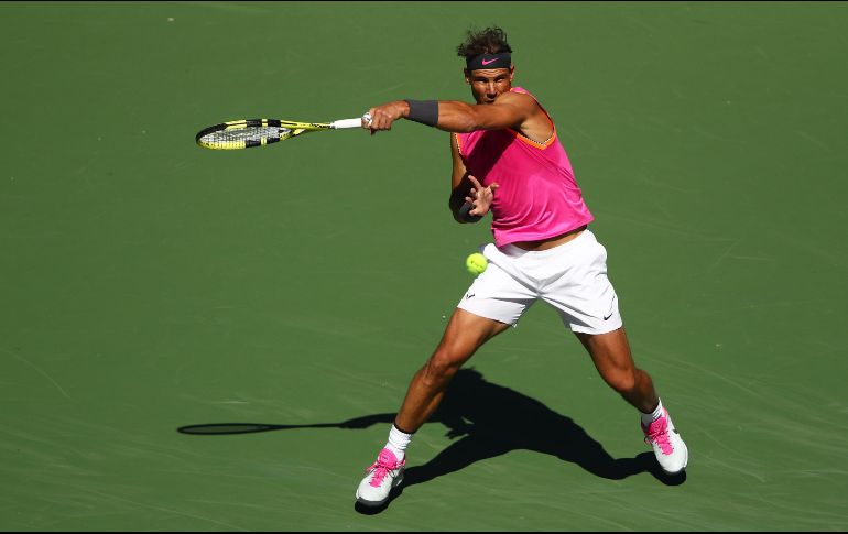 El rival de Nadal saldrá del partido entre John Isner y Karen Khachanov. AFP/C. Brunskill