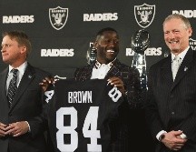 Antonio Brown se dijo comprometido con su nuevo reto jugando para los Raiders. AP / B. Margot