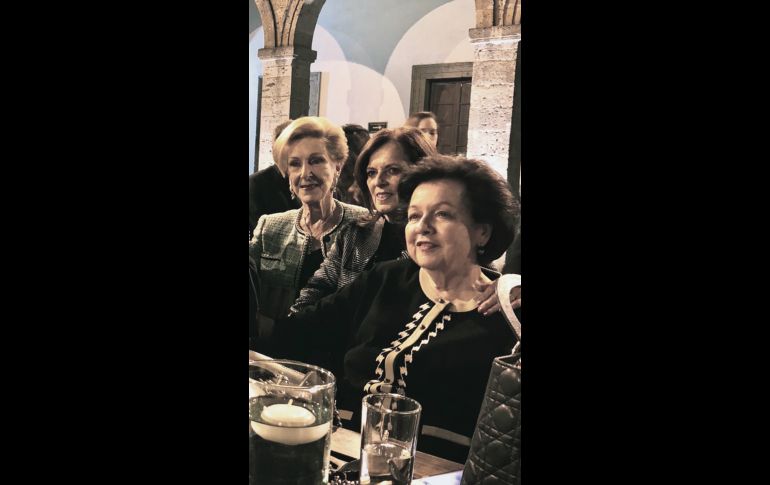 Simone Amavet, Maria Irma Iturbide y Pinky Corvera.