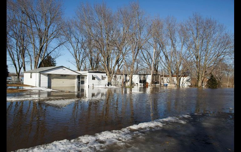 Inundaciones y nieve en Hooper, Nebraska.