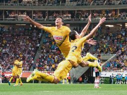 En 2014 el América tuvo una actuación demoledora en la casa de las Chivas. Aquí el festejo de uno de los cuatro goles que le hicieron al Rebaño. MEXSPORT