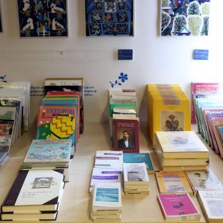 Zapopan recibe libros donados para programa de bibliotecas públicas