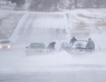 Las fuertes nevadas causaron el cierre de autopistas, así como la suspensión de actividades laborales y escolares. AP/R. Hermens