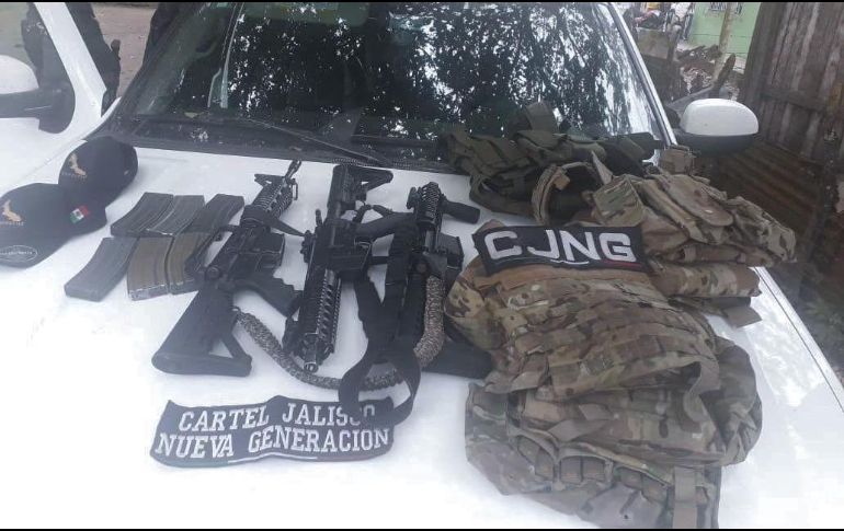 Los cinco efectivos se encontraron con un convoy de camionetas Suburban y Hilux, cuyos tripulantes llevaban armas largas e indumentarias con las insignias del CJNG. TWITTER / @SP_Veracruz