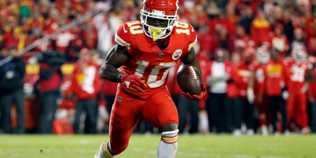 Tyreek Hill, investigado por violencia