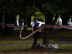 Al menos 49 personas murieron y otras 48 resultaron heridas graves en el doble ataque perpetrado en dos mezquitas de Christchurch, la mayor ciudad de la Isla Sur del país, en el día del rezo musulmán del viernes. EFE / M. Tsikas