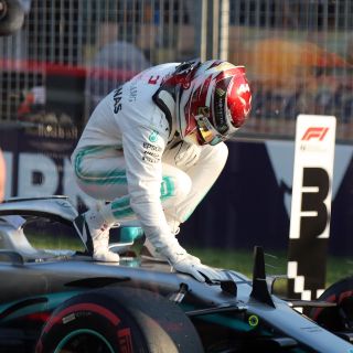 Hamilton y Mercedes logran la primera ''pole'' de la temporada