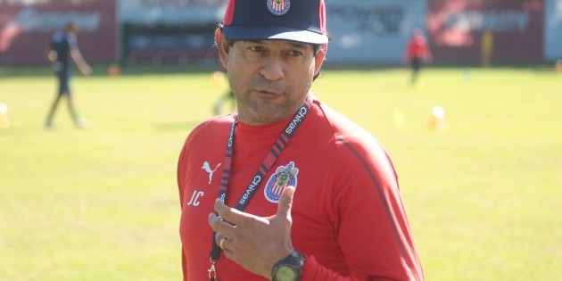 La afici&oacute;n le baja el pulgar a Cardozo