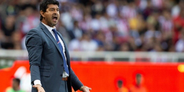 Jos&eacute; Cardozo hace o&iacute;dos sordos ante cr&iacute;ticas