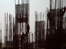 33.7 millones de trabajadores en México ganan de uno hasta tres salarios mínimos. AP/ARCHIVO