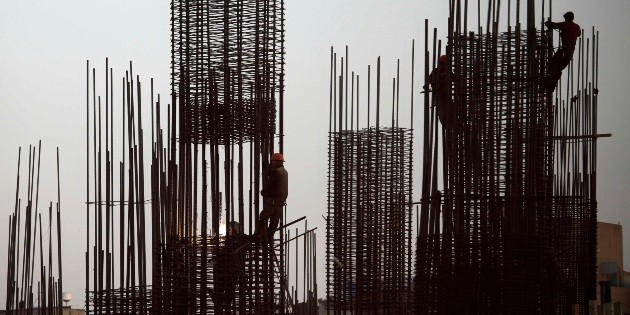 Mexicanos deben trabajar m&aacute;s para comer