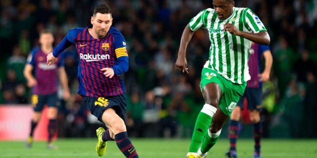 Con un Messi brillante, el Bar&ccedil;a derrota al Betis y consolida el liderato