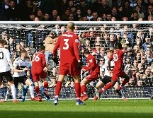 Sadio Mané (#10) dio la ventaja al Liverpool. EFE