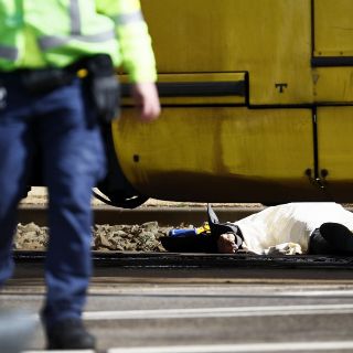 Suman tres muertos y nueve heridos por ataque en tranvía de Holanda