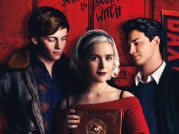 El póster oficial muestra a a “Sabrina” junto a sus dos amoríos “Hervey Kinkle” y “Nicholas Scratch”. ESPECIAL / Netflix
