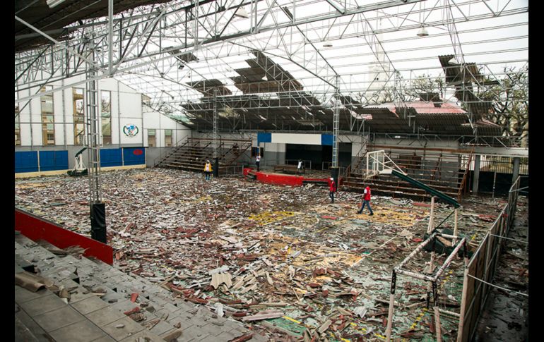 El ciclón provocó el corte de la electricidad y las comunicaciones a sus residentes. Los estragos en un centro deportivo de Beira captado el 15 de marzo.