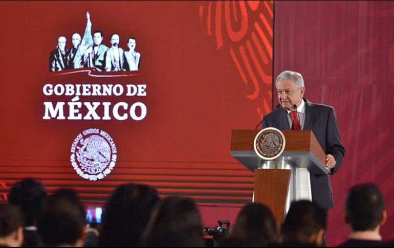 López Obrador respondió sobre la investigación periodística que relaciona al historiador Enrique Krauze como parte de una estrategia fallida que intentó descarrilar su candidatura presidencial. EFE/Presidencia