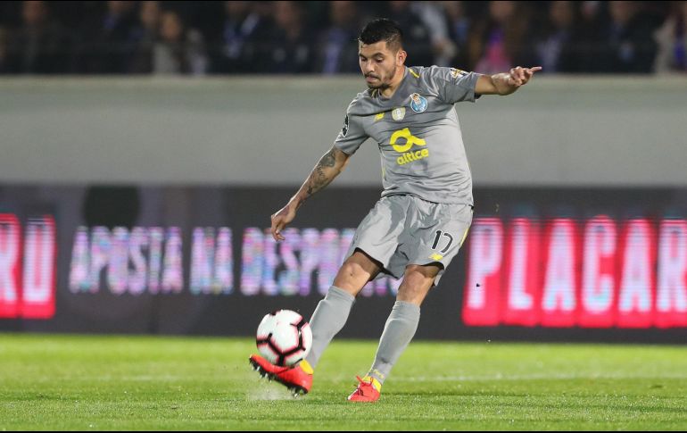 Corona no realizó el viaje a Estados Unidos, donde el equipo mexicano se medirá a las selecciones de Chile y Paraguay los días 22 y 26 de marzo. TWITTER / @FCPorto