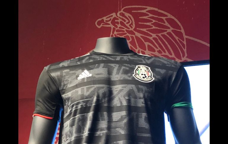 La Selección Mexicana presume su nueva indumentaria