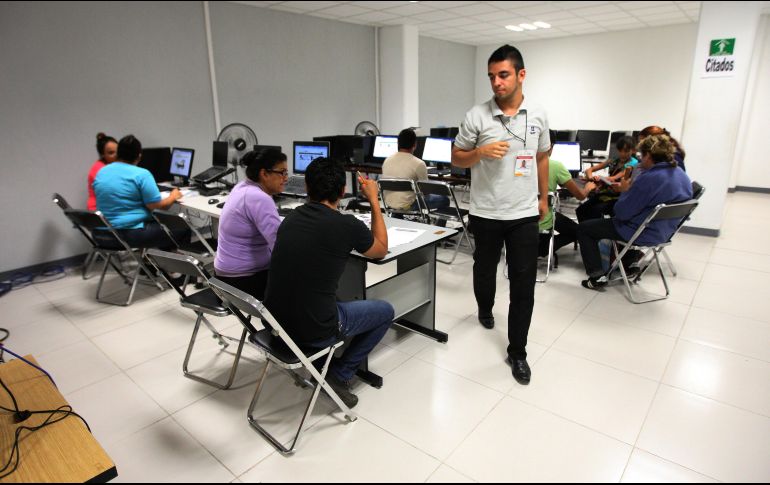 Precisan que la autoridad hace la invitación para que los contribuyentes que no están obligados a presentar la declaración, la realicen si desean deducir impuestos y, en caso de aplicar, obtener su saldo a favor. EL INFORMADOR/ ARCHIVO