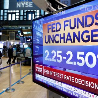 Wall Street cierra a la baja tras anuncio de la Fed