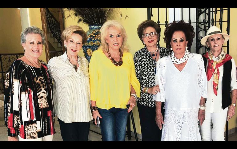 Gladys, Simone, Güera, Susan, Melín y Luzma.