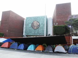 Maestros de la Coordinadora Nacional de Trabajadores de la Educación (CNTE) continúan en plantón en las inmediaciones del Palacio Legislativo de San Lázaro. NTX / O. Ramírez