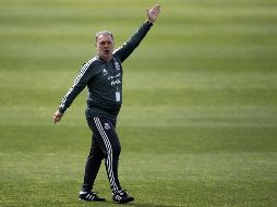 Hasta arriba. El “Tata” Martino sabe que la vara con el equipo nacional es alta, pues mínimo tiene que clasificar al Mundial y pasar la ronda de grupos en Qatar 2022. MEXSPORT/O. Aguilar