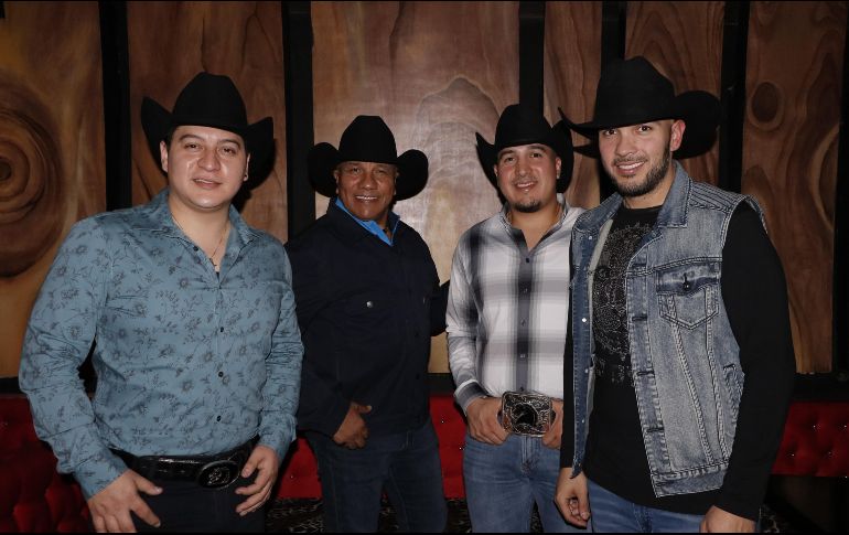Lupe Esparza (al centro) busca mantener siempre fresca la oferta musical de Bronco. Pronto lanzarán su nuevo álbum y preparan una bioserie. EL INFORMADOR/E. Barrera