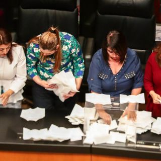 López Obrador repetirá candidatos para la CRE