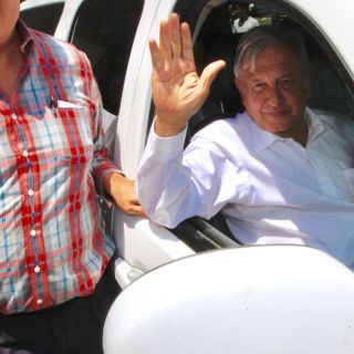 López Obrador encabeza reunión con banqueros en Guerrero