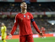 Cristiano genera peligro, pero puede más la organización de la defensa de Ucrania. AP/A. Franca