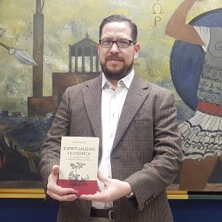 Héctor Sevilla despierta su "Espiritualidad filosófica"