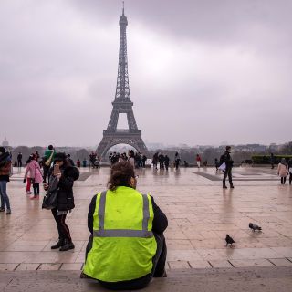 Despliegue de seguridad en París desalienta marcha de "chalecos amarillos"