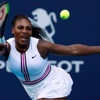 Serena Williams se retira de Miami con lesión de rodilla
