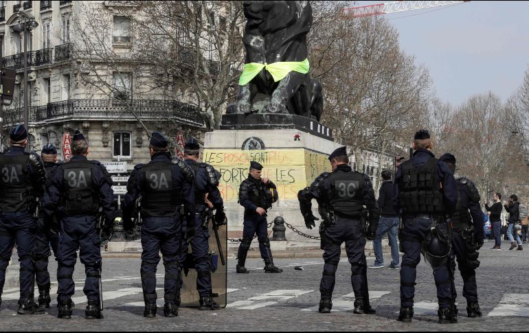 En su trayecto se escucharon consignas para exigir la renuncia del presidente Emmanuel Macron por sus políticas económicas y sociales. AFP/G. Van Der Hasselt