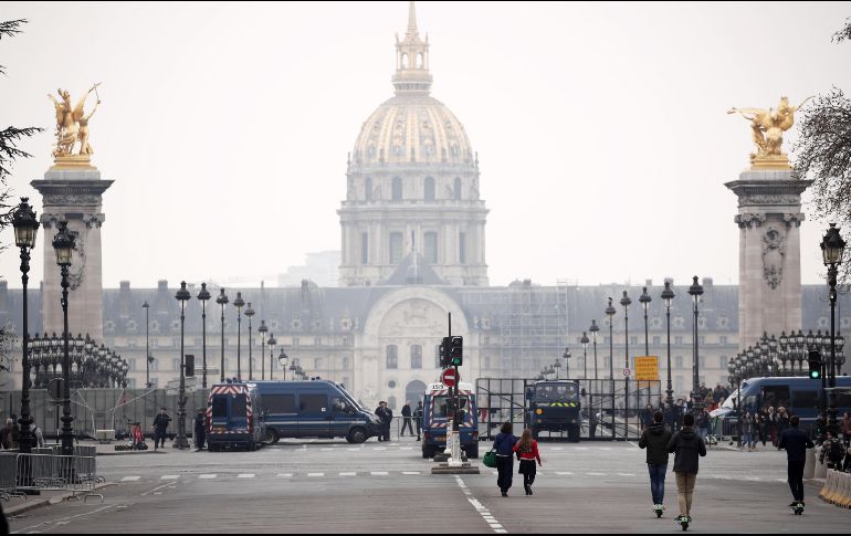En su trayecto se escucharon consignas para exigir la renuncia del presidente Emmanuel Macron por sus políticas económicas y sociales. EFE/Y. Valat