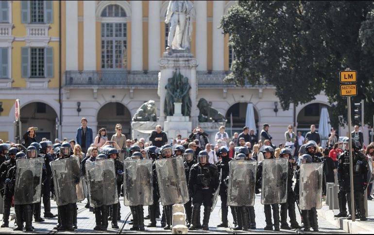 En su trayecto se escucharon consignas para exigir la renuncia del presidente Emmanuel Macron por sus políticas económicas y sociales. AFP/V. Hache
