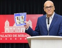 El vicepresidente sectorial de Comunicación, Cultura y Turismo de Venezuela, Jorge Rodríguez, ofrece una rueda de prensa sobre la detención de Roberto Marrero. EFE/Prensa Miraflores