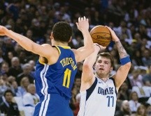 Luka Doncic (#77) lideró a los Mavs. AP / J. Hefti