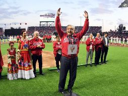 López Obrador fue abucheado durante la inauguración del nuevo estadio de Los Diablos Rojos del México. SUN / ARCHIVO