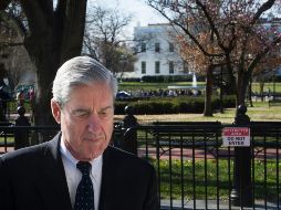 Robert Mueller se ve cerca de la Casa Blanca este domingo, tras asistir a un servicio en un templo episcopal. AP/C. Owen