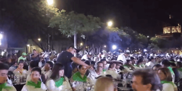 Logra Guadalajara la cata de Tequila m&aacute;s grande del mundo