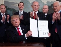El mandatario había adelantado la medida cuando tuiteó la semana pasada que era hora que EU diera el paso tras 52 años de control israelí de las estratégicas zonas montañosas en la frontera con Siria. AFP / S. Loeb
