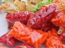 Frituras picantes y condimentadas y líquidos concentrados con sabor fruta en el recreo y la hora de la comida provocaron malestar. EL INFORMADOR/ARCHIVO