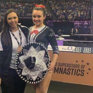 Mexicana conquista Londres al ritmo de ''Coco'' y vestida de mariachi